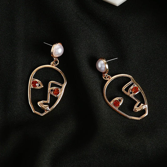 Art Muse Hollow Face Pearl Earrings - Zenoora