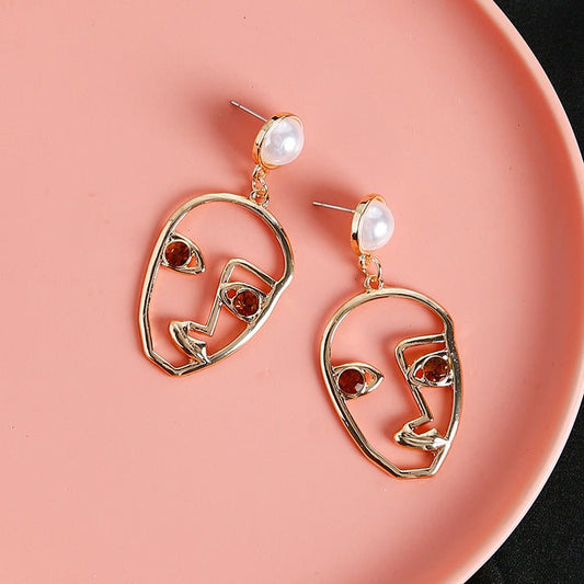 Art Muse Hollow Face Pearl Earrings - Zenoora