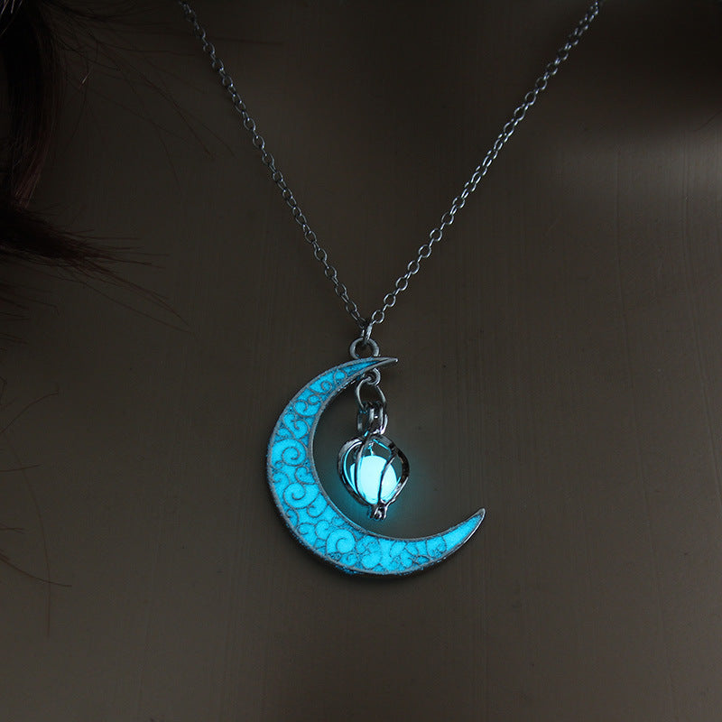 Lxalry Glowing Silver Pendant Necklace