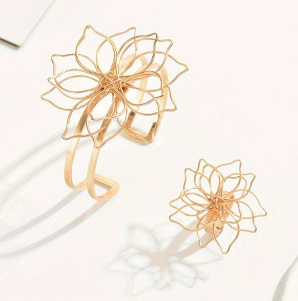 Elegant Geometric Lattice Flower Ring