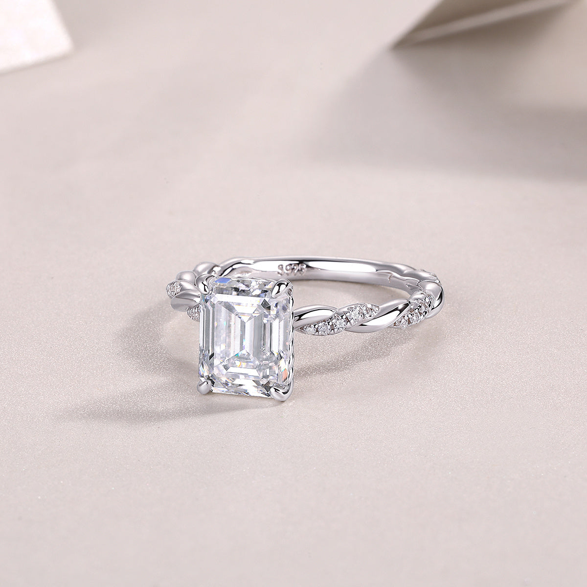 Chasing Light Moissanite Ring Set