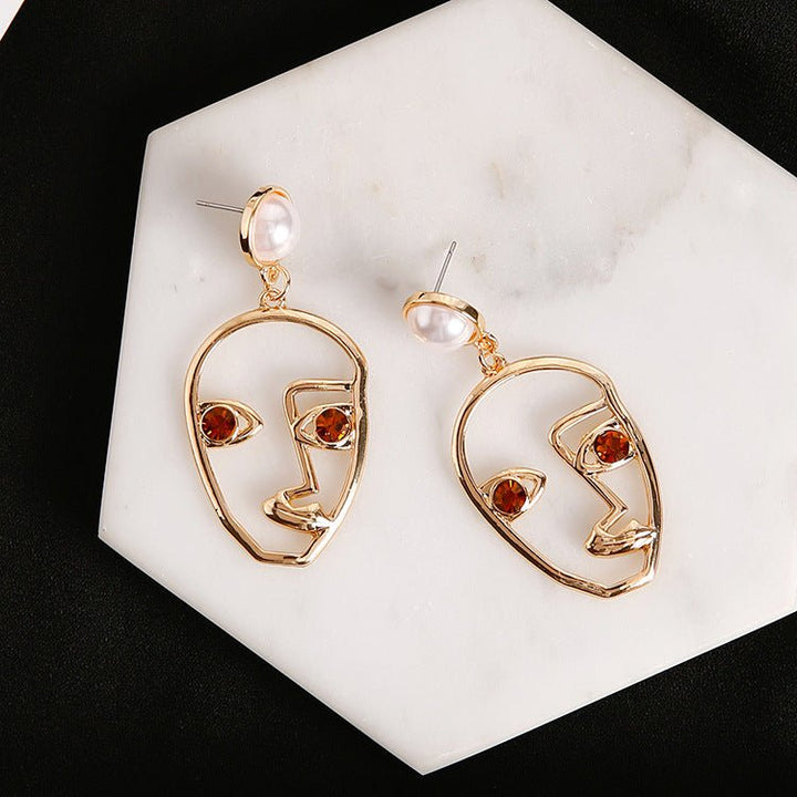 Art Muse Hollow Face Pearl Earrings - Zenoora