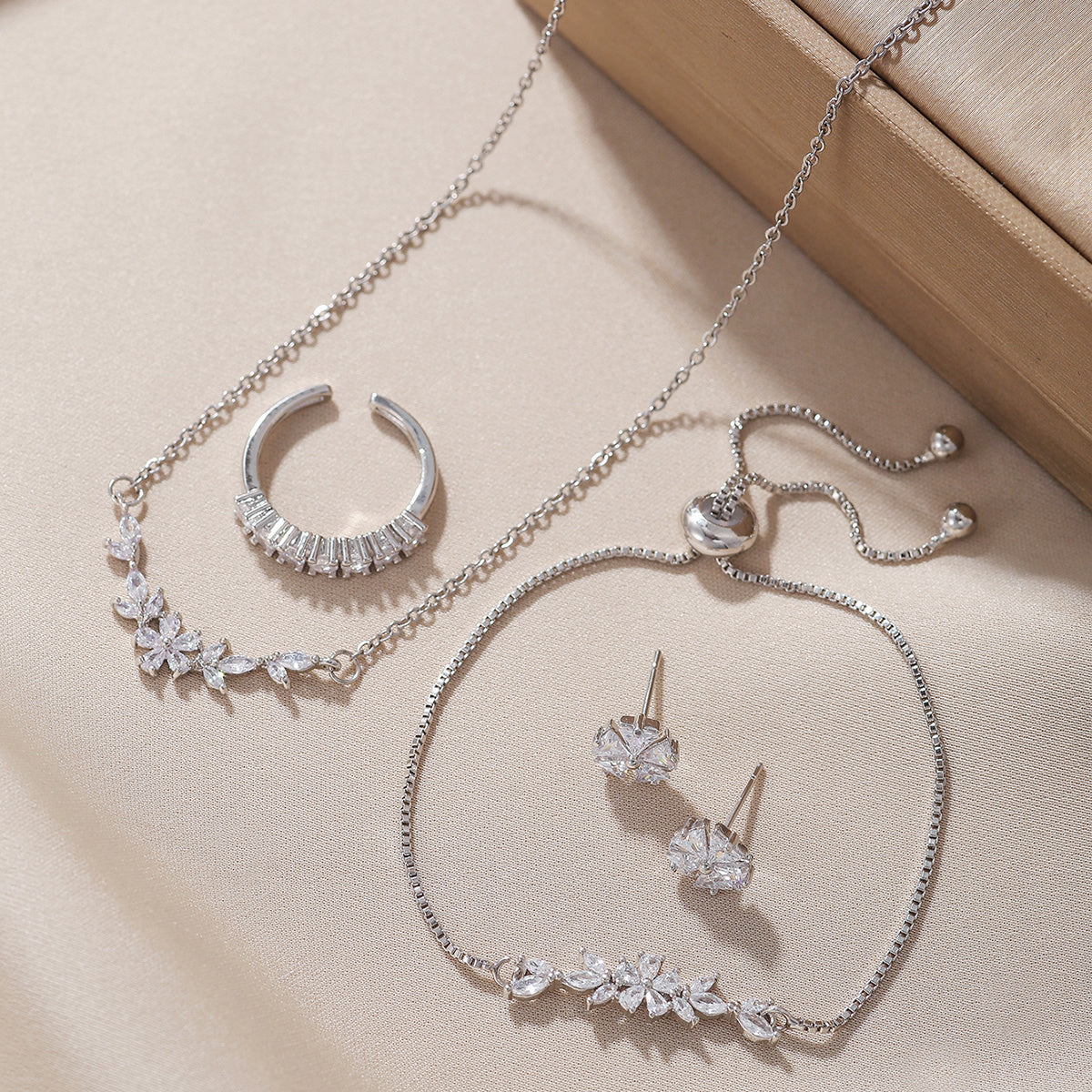 Silver Bloom Zircon Jewelry Set