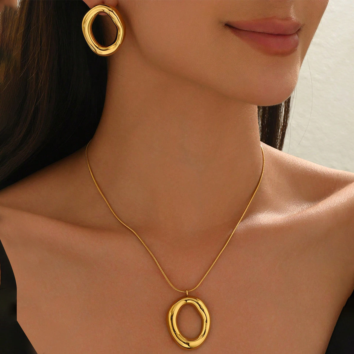 Lxalry 18K Gold Plated Oval Pendant Jewelry Set