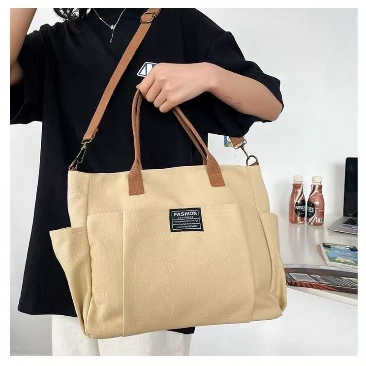 1️⃣ CommuTote Canvas