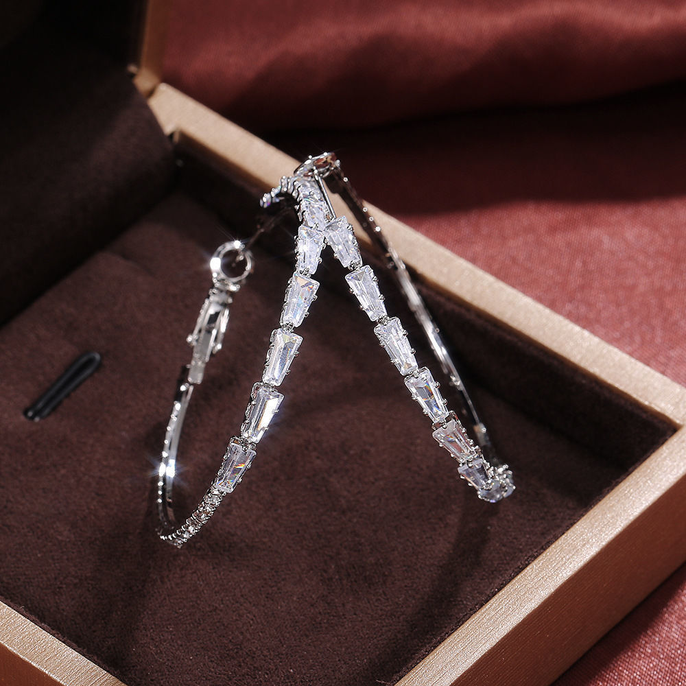 Lxalry Elegant Gold Zircon Hoop Earrings