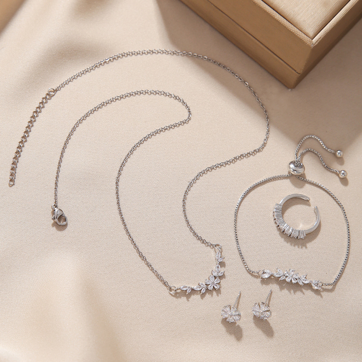 Silver Bloom Zircon Jewelry Set