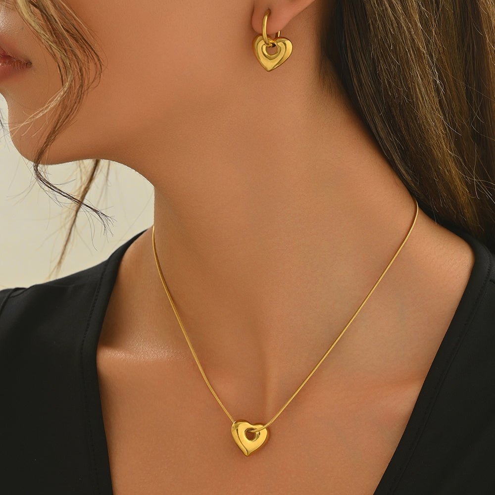 Lxalry 18K Gold Plated Heart Pendant Set - Zenoora