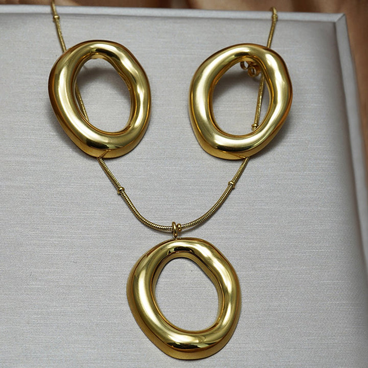 Lxalry 18K Gold Plated Oval Pendant Jewelry Set - Zenoora