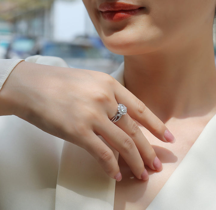 Lxalry Snow Lotus Moissanite Necklace - Zenoora