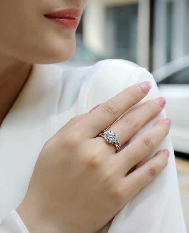 Lxalry Snow Lotus Moissanite Necklace - Zenoora